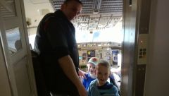 Thomson 757 cockpit visit with the kids