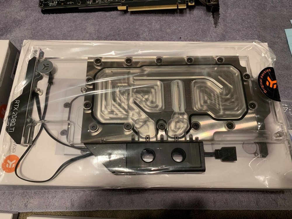 EKWaterBlocks2080Ti1Web.thumb.jpg.d6dc2584c630b7bb60fb17b783b96e33.jpg