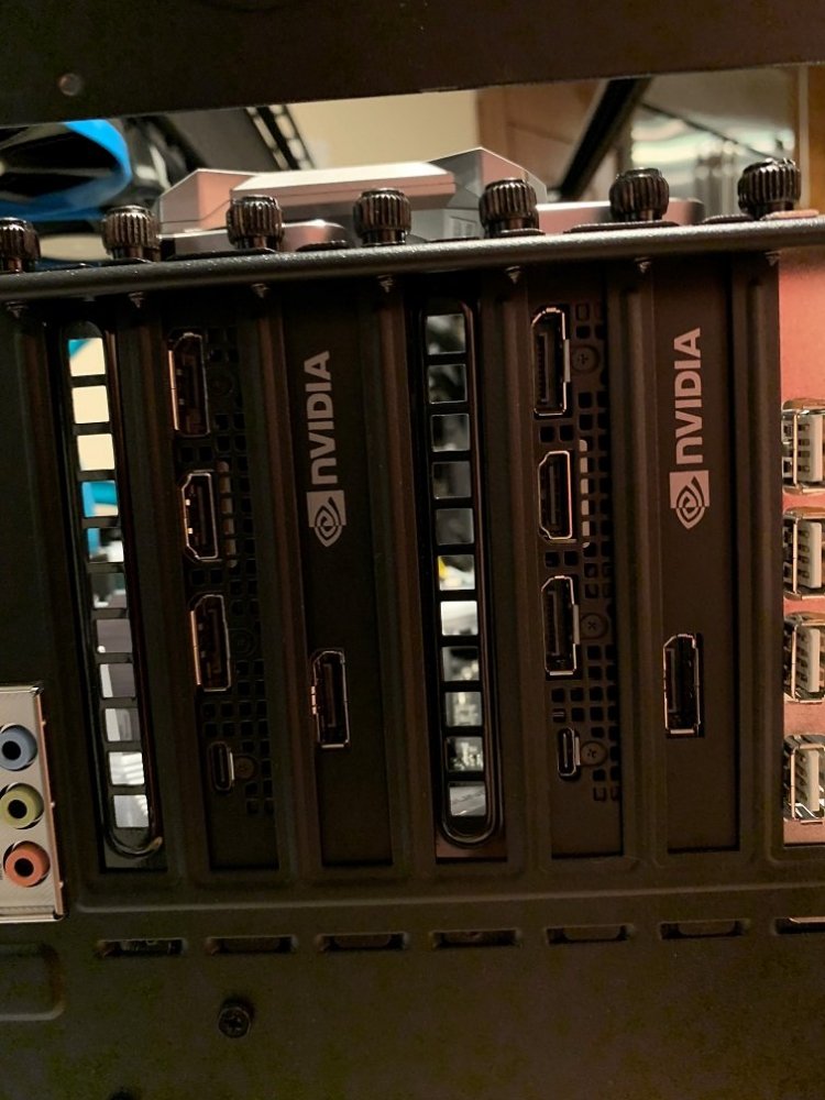 nVidia2080Ti2.thumb.jpg.67be9c87efb2018a20d0a25141e7b7df.jpg