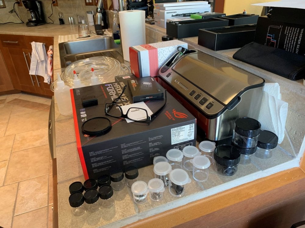 KitchenMess2.thumb.jpg.94aa309ac70964391d42c01ddca5a331.jpg