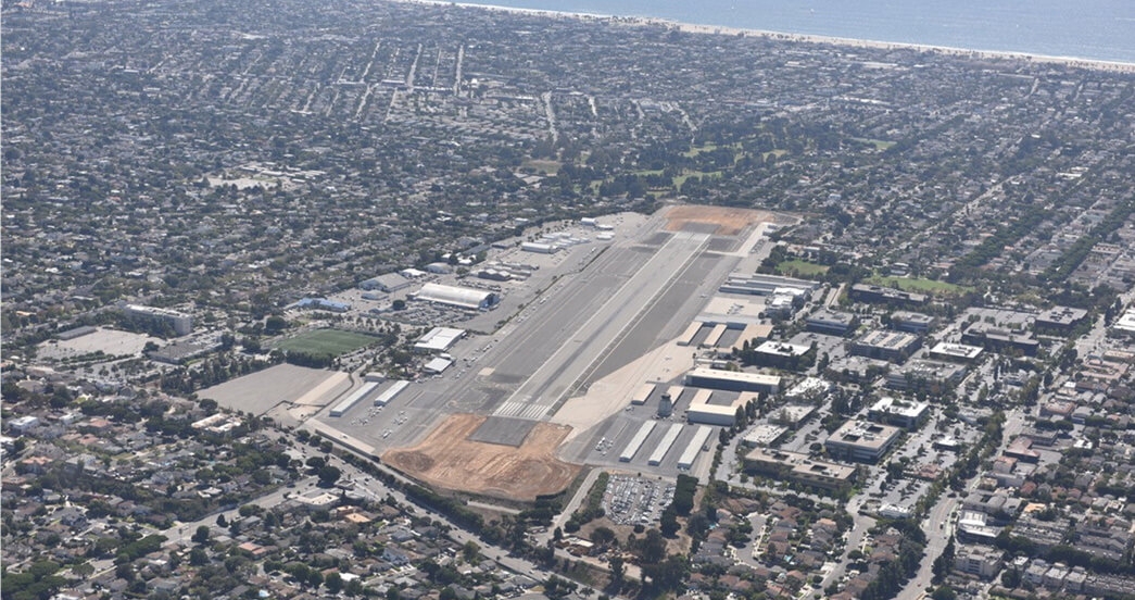 SMO-runway-demo-money.jpg.f38b2ad579d148524d43fe04127be575.jpg
