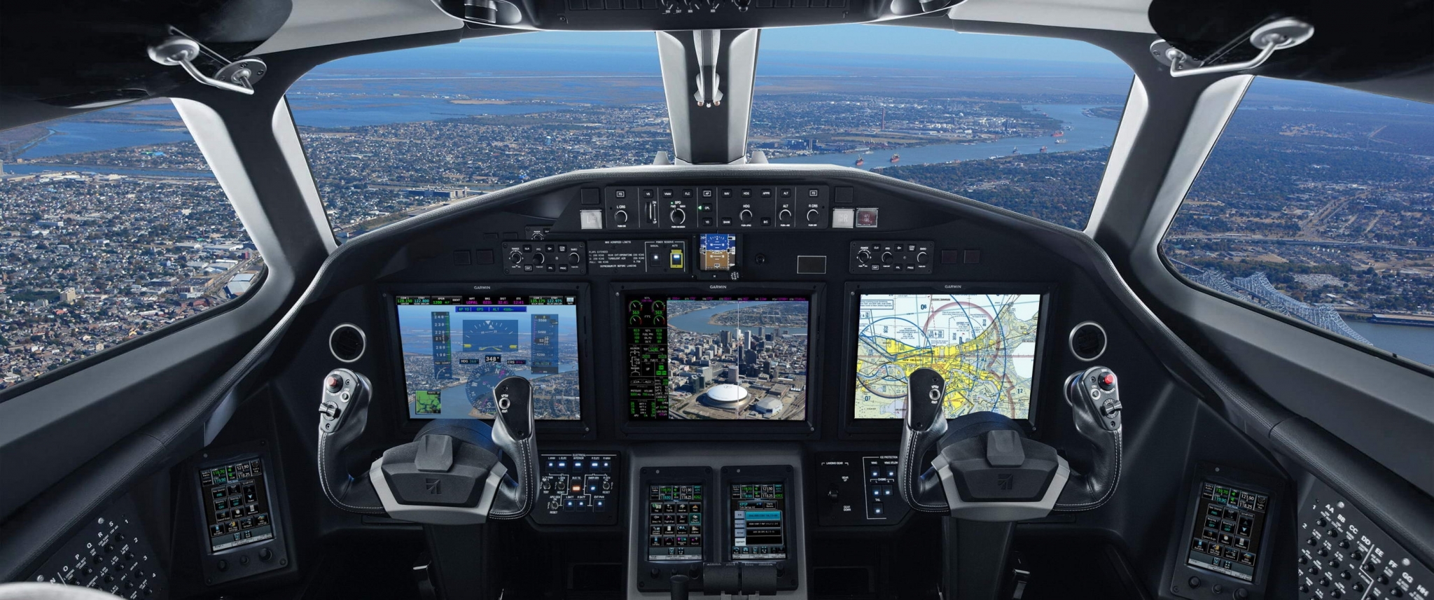 Longitude_Cockpit_60_.jpg